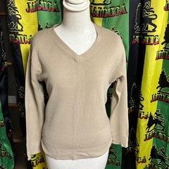 レディース服、ベスト、カーディガン、ズボンー無料でお譲りします。の画像