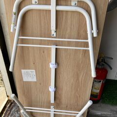 折り畳みテーブルの画像