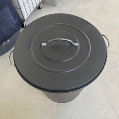 IKEA ゴミ箱　収納ボックスの画像