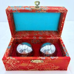 【✨健康グッズ✨】中国式健康ボール・宝珠セット ミラクルミー入り袋付き 球体マッサージ器 金属玉 収納ケース付き✨簡易清掃済み‼️の画像