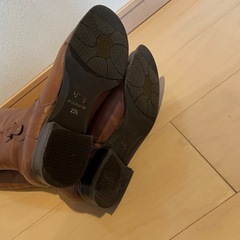 中古ブーツ　23.5
の画像