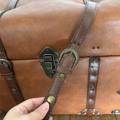 アンティーク椅子兼収納の画像