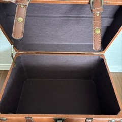 アンティーク椅子兼収納の画像