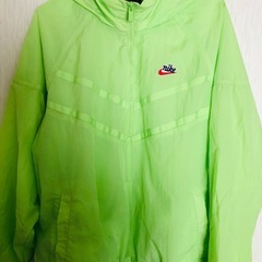 NIKEジャケットの画像