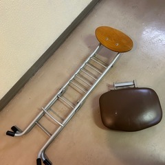 高さ調整可能　椅子スタンドの画像