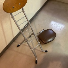 高さ調整可能　椅子スタンドの画像