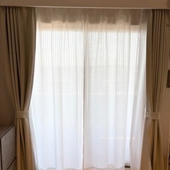 美品【遮光2級カーテン・レースカーテンセット】100×178×2 ニトリ製品の画像