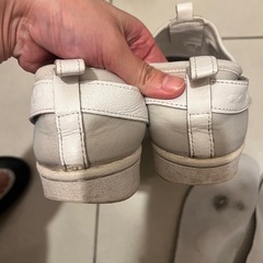 アディダス　レディース　スニーカーの画像