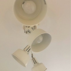 シーリングライト　4灯
の画像