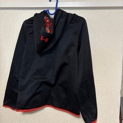 UNDER ARMOR(アンダーアーマー)裏起毛フードパーカー160cmの画像