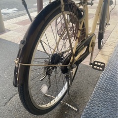 ブリヂストン　ラピス　白　カゴ付き自転車　ギアなし　前後ろカゴ付き　かぎあり　26インチの画像