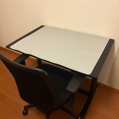 昇降式デスク、椅子、カバー×2の画像