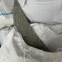 (運搬費込)(即日、深夜ok) (運搬費込)DIYや庭の装飾に！粗砂利代わりも！　タイル　がれきの画像