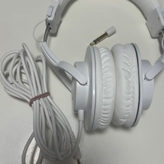 オーディオテクニカ ATH₋M20x WH プロフェッショナルモニターヘッドホン 有線 スタジオレコーディング 楽器練習 ミキシング DJ ゲーム モニターヘッドフォン 有線【公式限定カラー】 ホワイト
の画像