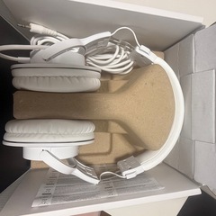 オーディオテクニカ ATH₋M20x WH プロフェッショナルモニターヘッドホン 有線 スタジオレコーディング 楽器練習 ミキシング DJ ゲーム モニターヘッドフォン 有線【公式限定カラー】 ホワイト
の画像