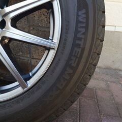 スタッドレスタイヤ付ホイールの画像