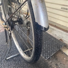 訳あり★パンクレスタイヤカゴ付き自転車　ギアなし　前後ろカゴ付き　26インチの画像