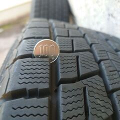 スタッドレスタイヤ付ホイールの画像
