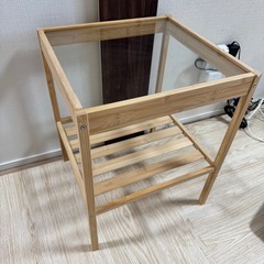 IKEA ベッドサイドテーブル　の画像