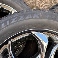 スタッドレスタイヤ  14インチホイール付きの画像