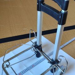 美品 ほぼ未使用 二輪台車 運搬車カート キャリー 折りたたみ式  らくらくの画像