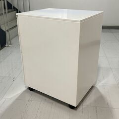 脇机・ワゴン  キャスター付き　鍵付き（中古）の画像