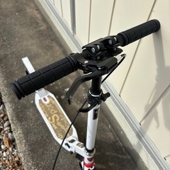 ブレーキ付き　キックボードの画像