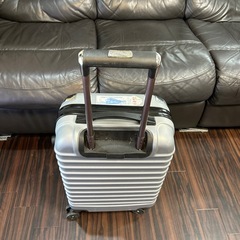 スーツケースの画像