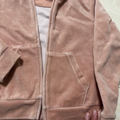 ユニクロ女の子130アウターの画像