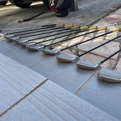 【お話し中】
ゴルフクラブ一式の画像