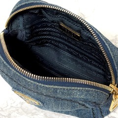 【極美品】PRADA プラダ デニム ポーチ 三角ロゴ 小物入れの画像