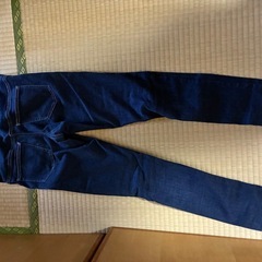 ユニクロ　マタニティジーンズ Sの画像