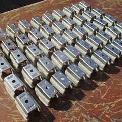 ☆両サドル固定金具 ベージュ 15A 50個セット◆外壁配管のフレキの画像