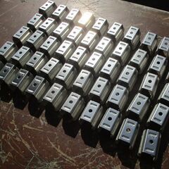 ☆両サドル固定金具 ベージュ 15A 50個セット◆外壁配管のフレキの画像