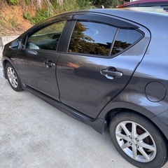 【商談中】H25 アクア ワンオーナー車 純正エアロ、レザーシート、プッシュスタート、Bluetoothの画像