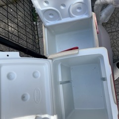 ボックスとクーラーボックスの画像