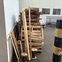 薪の代用、木枠、木製パレット
木梱包廃材の画像