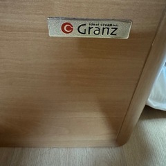 キングサイズベッドフレームの画像