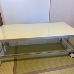 ガラステーブル(テレビ台)の画像