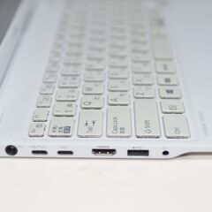 中古軽量ノートパソコン 富士通 UH75/C3 Windows11+office core i7-8565U/メモリ8GB/SSD256GB/13.3インチ/WEBカメラ/無線内蔵の画像