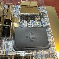 エレガンス　クリスマスコフレのチークとリップの画像