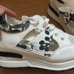 新品‼️
ブランド不明シューズ の画像