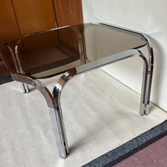 ガラステーブルの画像