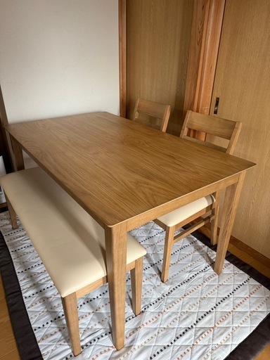 ダイニングテーブル