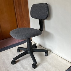 事務椅子の画像