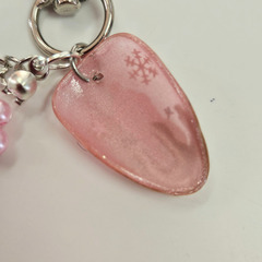 ハンドメイド ネイルチップ キーホルダー スノーマン 冬 ピンク ビーズ フラワー ハート チャーム 可愛い キラキラの画像