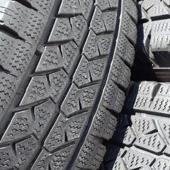 冬 バネット ボンゴ タウンエース【富山】175R14 LT ８PR 日本製 ブリヂストン ブリザック VL１ 中古４本 ８プライ 商用車 バン トラックの画像