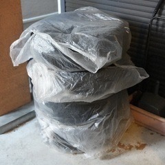 (りょうさま確認中)195/65/R15スタッドレスタイヤの画像