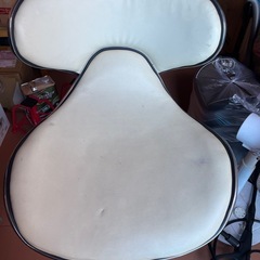 中古椅子 レトロ風 2脚の画像