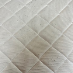 シングルベッドとマットレスの画像